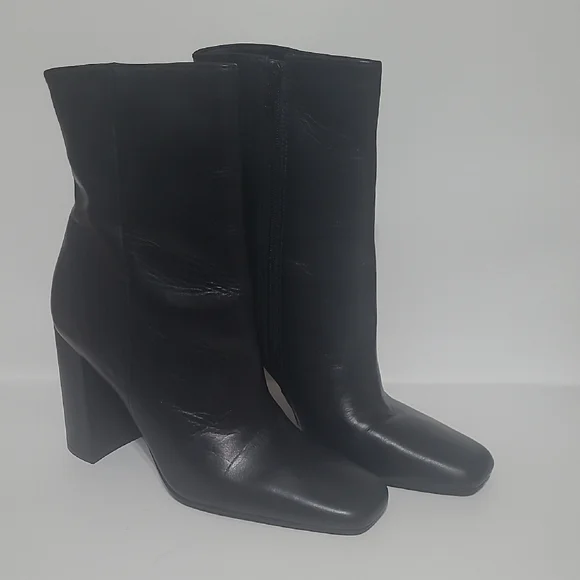 Elegant Black Women's Boots - Picture 1 of 9